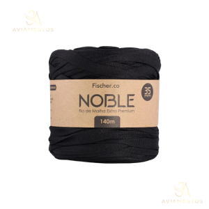 Foto com fundo branco contendo um novelo do fio de malha extra premium noble 35mm fischer cor preto