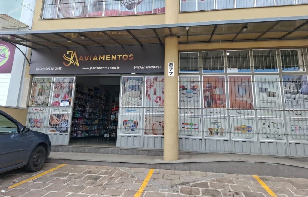 Fachada da loja física da JA AVIAMENTOS em Caxias do Sul no Rio Grande do Sul.