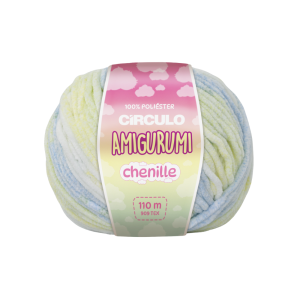 Foto com fundo branco contendo um novelo do fio amigurumi chenille círculo na cor pássaro